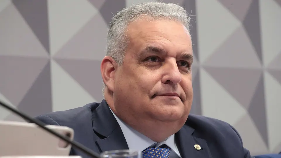 Deputado Alfredo Gaspar discursando em reunião da CPMI do INSS